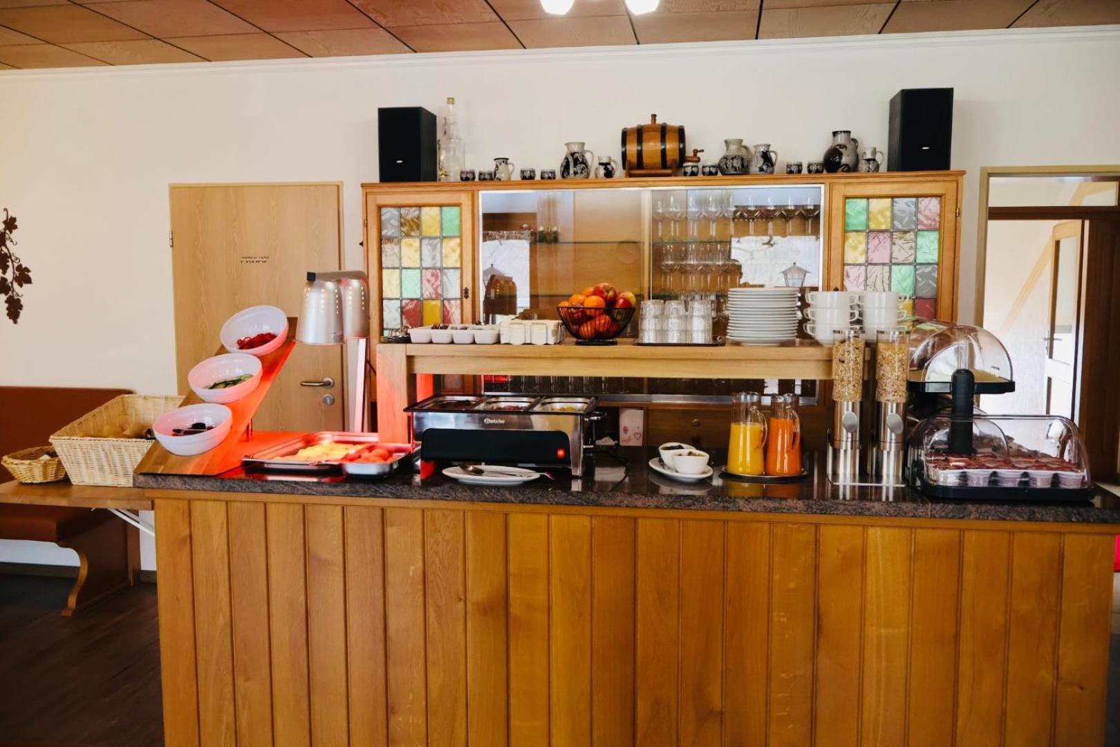 Hotel Weinhaus Hirschen Bruttig Esterno foto