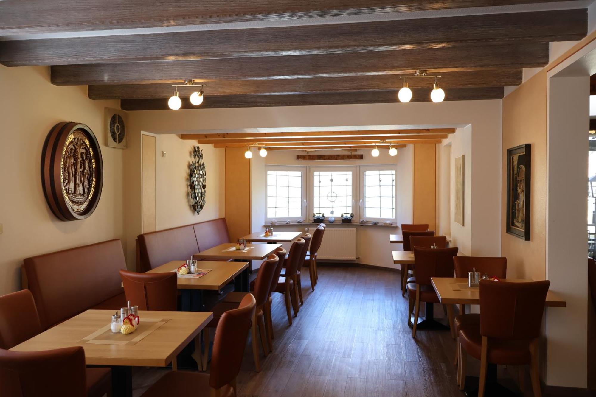 Hotel Weinhaus Hirschen Bruttig Esterno foto