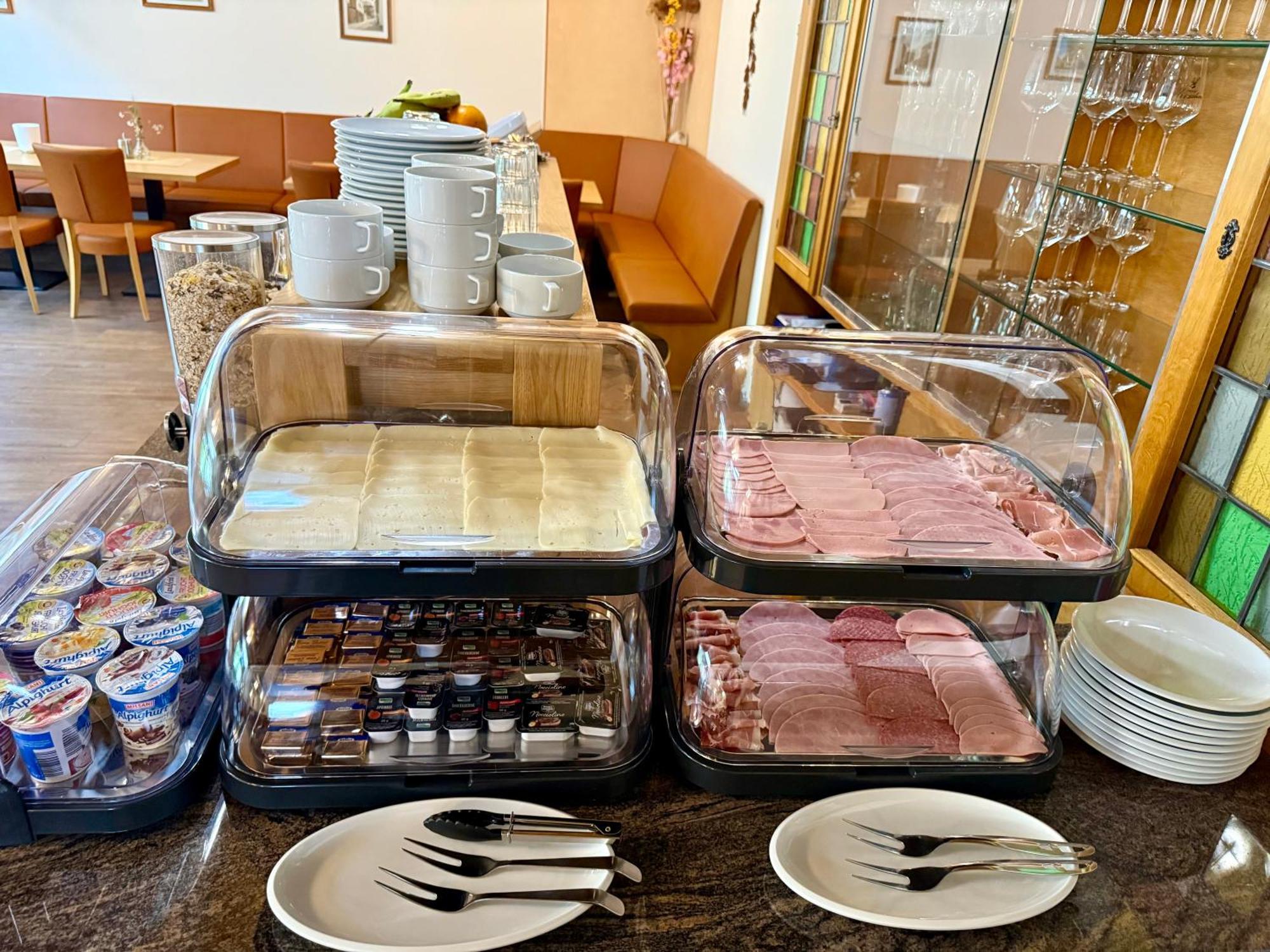 Hotel Weinhaus Hirschen Bruttig Esterno foto